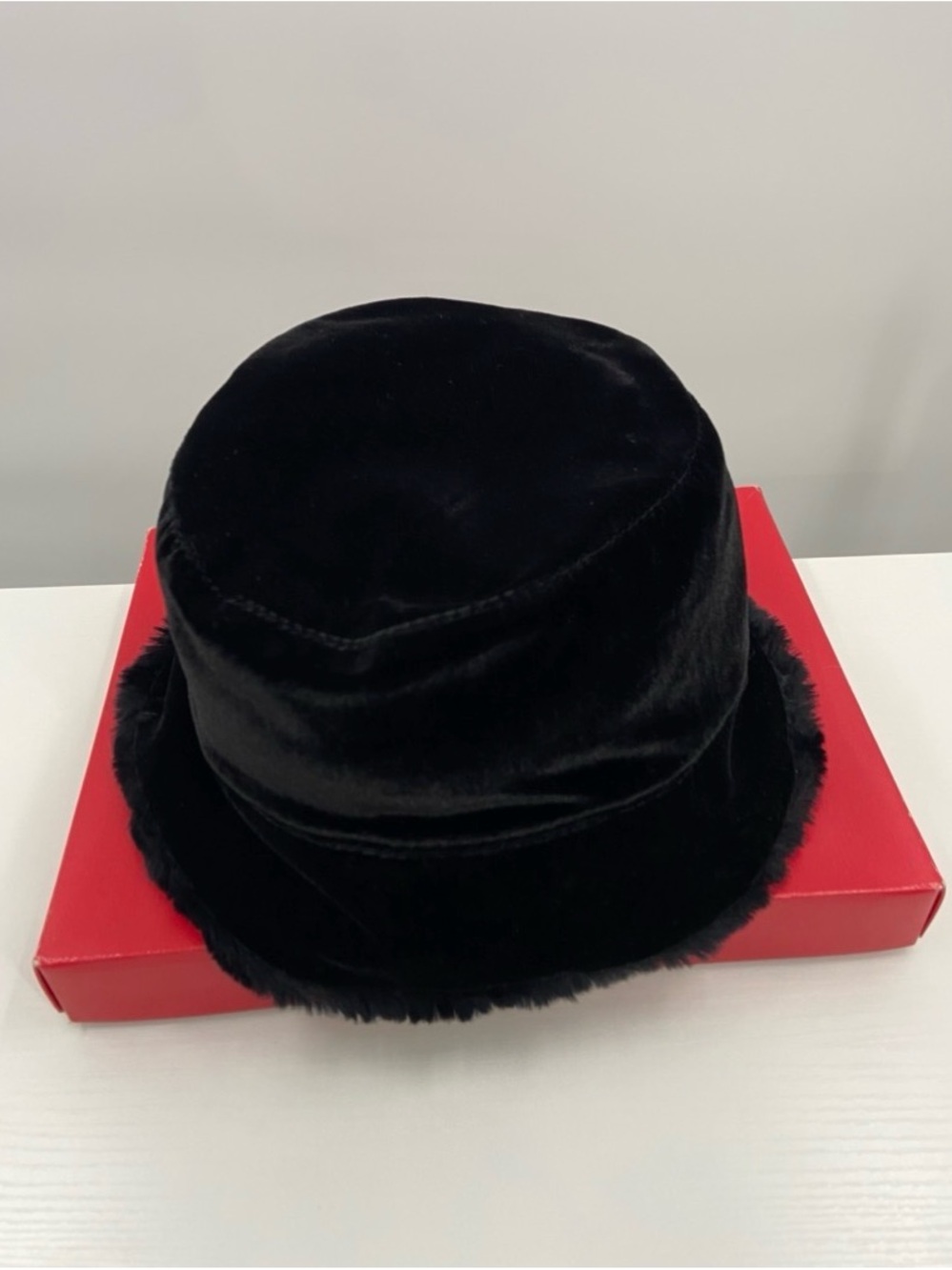 Talbots Faux Fur Velvet Bucket Hat with original Box Black Women’s Vintage